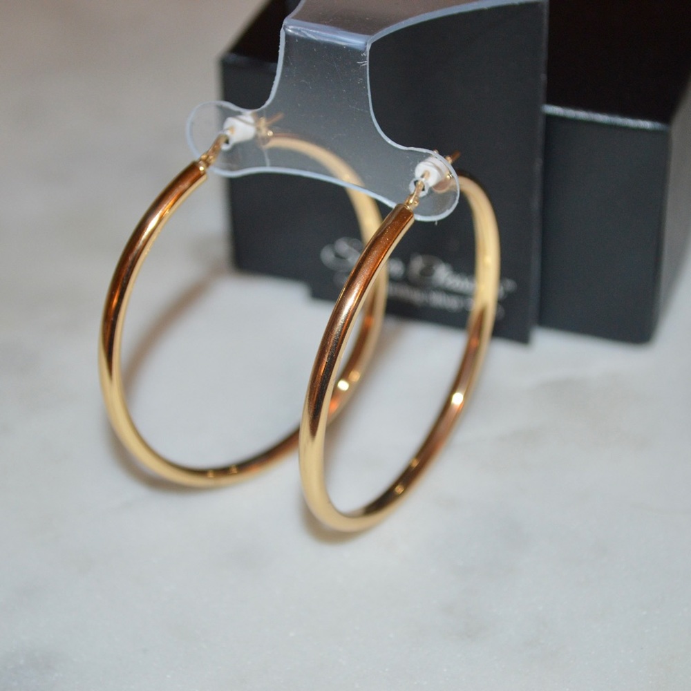 NIB Silver Classics Gold Tone Hoop Earrings (Discounted Shipping🚚)